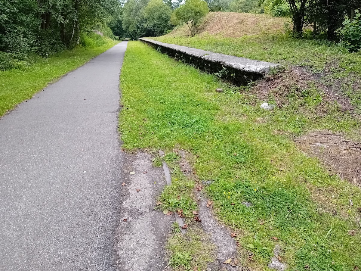 roesfaen Miners Platform with a section of rail visible in the foreground. 
